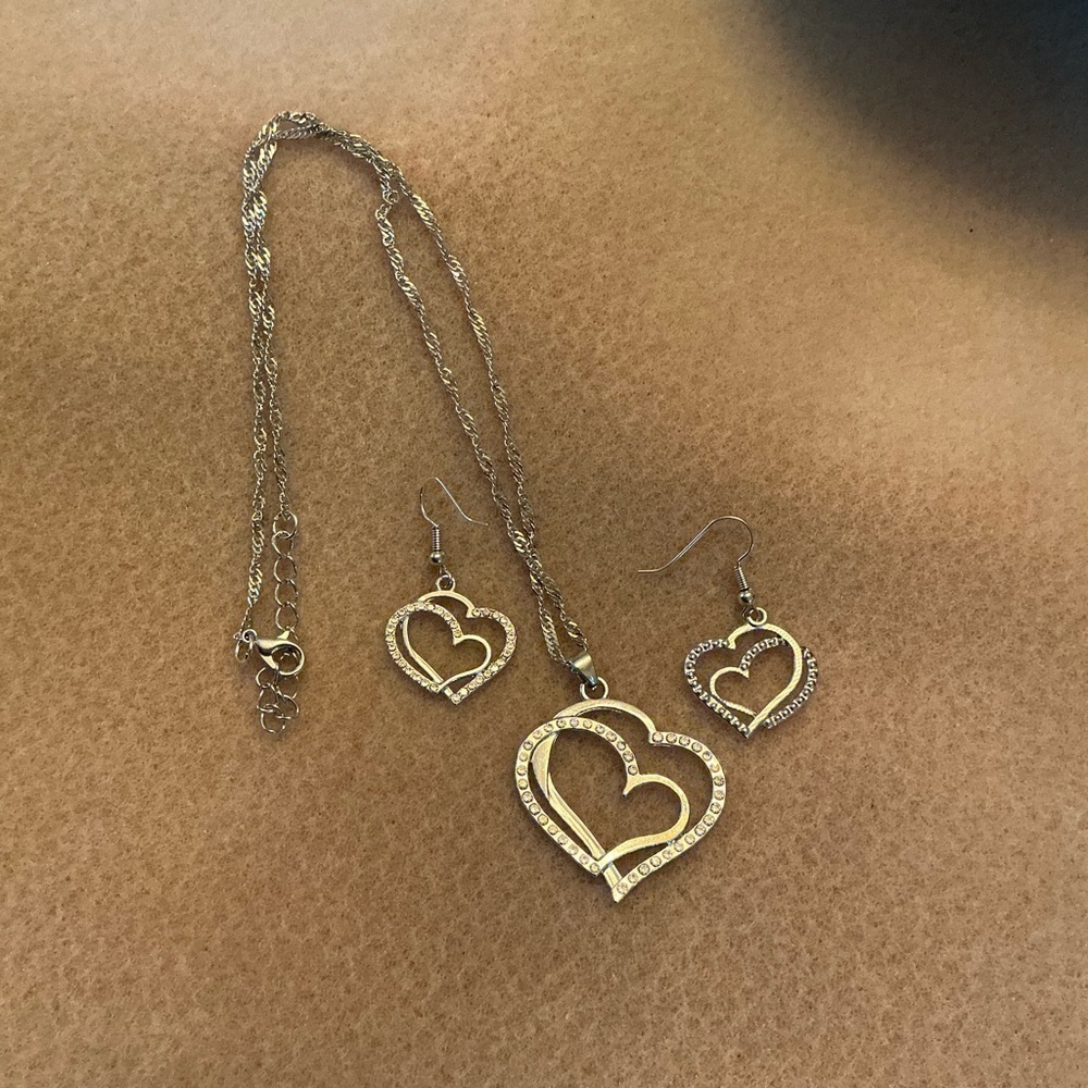 Heart Earrings & necklace set, necklace 21”, Brand New!